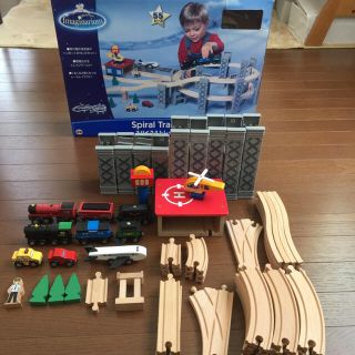 ブリオ(BRIO)の専用☆イマジナリウム  木製レール スパイラルトレインセット(電車のおもちゃ/車)