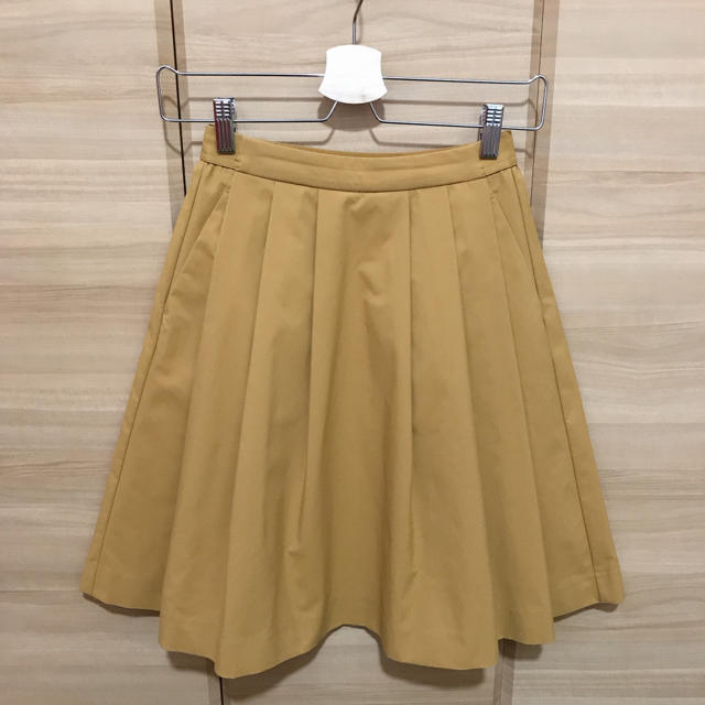 UNIQLO(ユニクロ)のユニクロ　フレアスカート　マスタード レディースのスカート(ひざ丈スカート)の商品写真