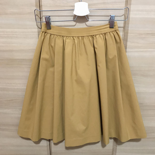 UNIQLO(ユニクロ)のユニクロ　フレアスカート　マスタード レディースのスカート(ひざ丈スカート)の商品写真