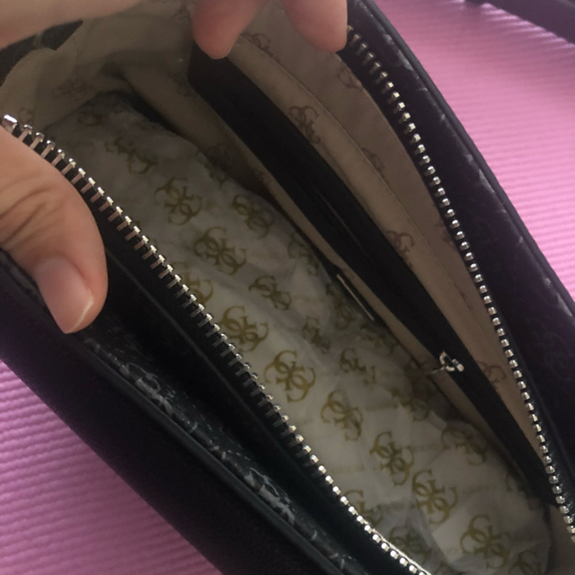 GUESS(ゲス)のGUESS バック レディースのバッグ(ショルダーバッグ)の商品写真