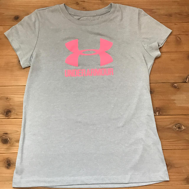 UNDER ARMOUR(アンダーアーマー)のunderarmour Tシャツ スポーツ/アウトドアのトレーニング/エクササイズ(トレーニング用品)の商品写真