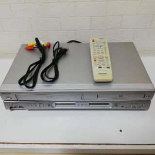 シャープ(SHARP)のSHARP シャープ VHS DVD プレイヤー DV-NC600 中古(DVDプレーヤー)