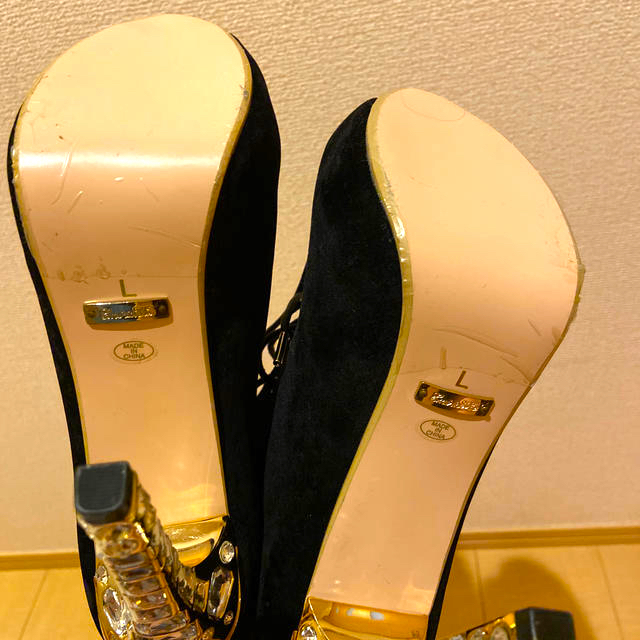 EmiriaWiz(エミリアウィズ)のEmiriawiz ビジューヒール ❤︎エミリアウィズ　ブラック レディースの靴/シューズ(ハイヒール/パンプス)の商品写真