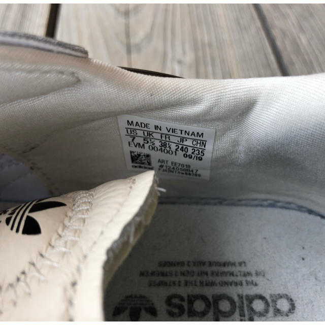 adidas(アディダス)のアディダス オズウィーゴ 24.0 レディースの靴/シューズ(スニーカー)の商品写真