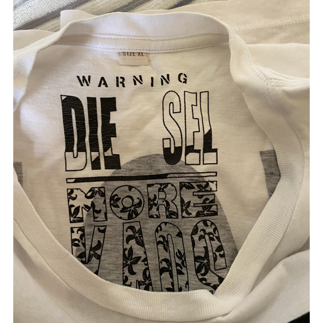 DIESEL(ディーゼル)のDIESEL✩.*˚白プリントTシャツ✩.*˚メンズXL USED メンズのトップス(Tシャツ/カットソー(半袖/袖なし))の商品写真