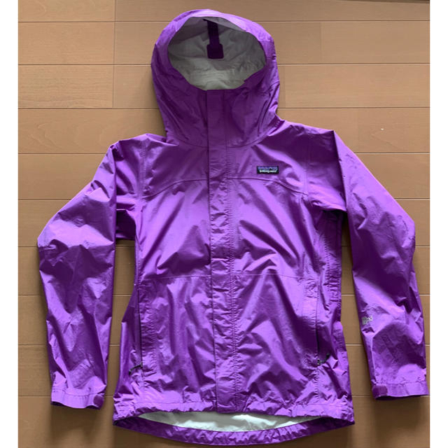 patagonia(パタゴニア)の【s様専用】Patagonia トレントシェルジャケット　W’s  XSサイズ レディースのジャケット/アウター(ナイロンジャケット)の商品写真