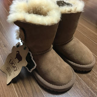 アグ(UGG)のUGG ムートンブーツ　キッズ(ブーツ)