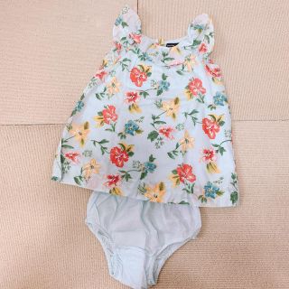 ギャップ(GAP)の（80）GAP 水色　ハイビスカス柄チュニック(シャツ/カットソー)