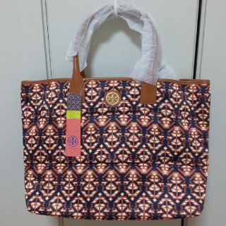 トリーバーチ(Tory Burch)のTory Burch PRINTED NYLON CLASSIC TOTE(トートバッグ)