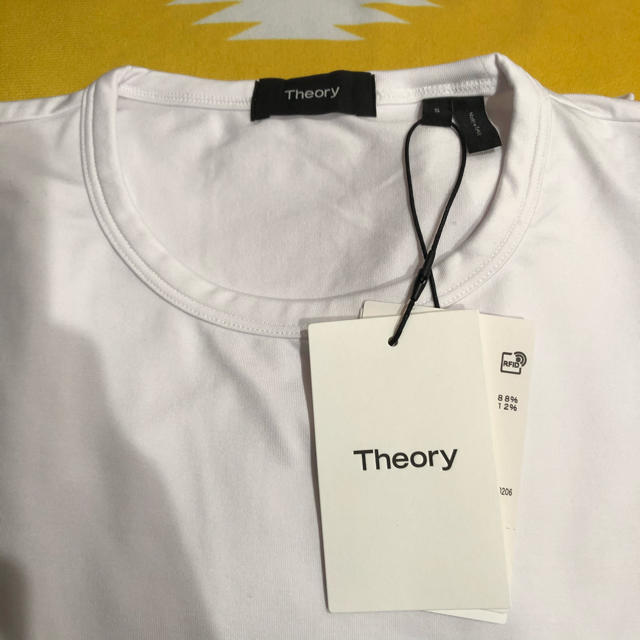 theory(セオリー)の【未使用】theory メンズ半袖カットソー メンズのトップス(Tシャツ/カットソー(半袖/袖なし))の商品写真