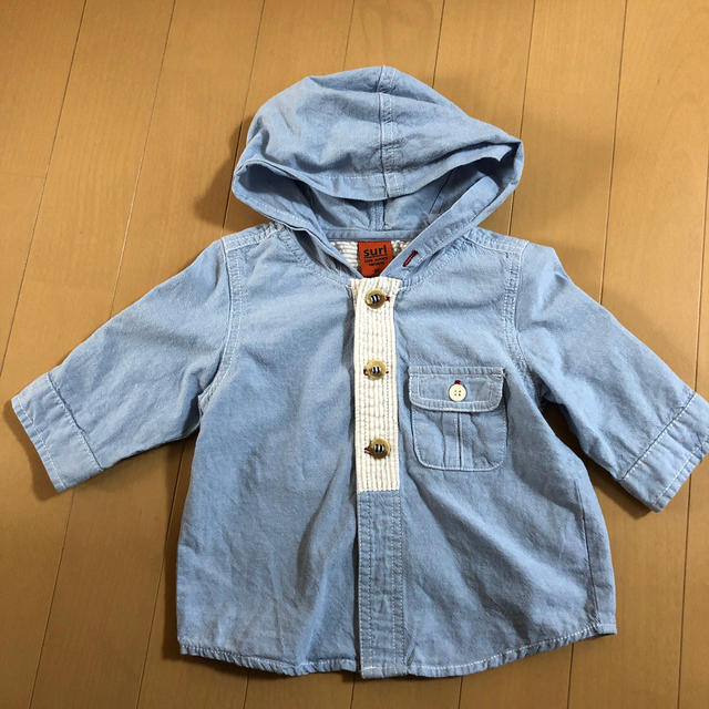 Fusen-Usagi(フーセンウサギ)のパーカー付きデニム風シャツ☆90size キッズ/ベビー/マタニティのキッズ服男の子用(90cm~)(ジャケット/上着)の商品写真