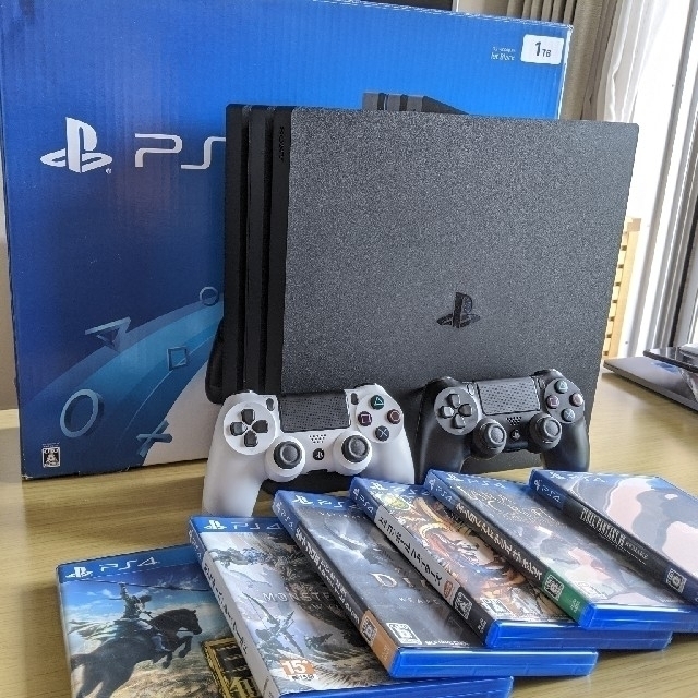 SONY PlayStation4 Pro 本体  CUH-7000BB01家庭用ゲーム機本体