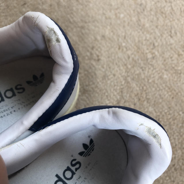 adidas(アディダス)のアディダス　スタンスミス　ホワイト　ネイビー　スニーカー レディースの靴/シューズ(スニーカー)の商品写真