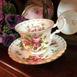 ロイヤルアルバート(ROYAL ALBERT)のロイヤルアルバート ピンクローズFlower of the month June(食器)