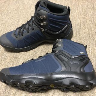 キーン(KEEN)のキーン　ヴェンチャー　新品　27.5(登山用品)