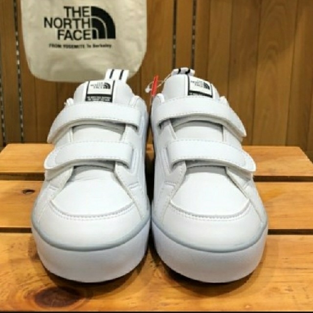 THE NORTH FACE(ザノースフェイス)のTHE NORTH FACE　ノースフェイス　スニーカー　ベルクロ　新品　24㎝ レディースの靴/シューズ(スニーカー)の商品写真