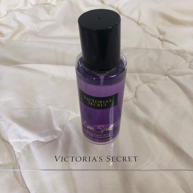 Victoria's Secret(ヴィクトリアズシークレット)の《新品/送料込》VS / Love Spell / 香水 コスメ/美容の香水(香水(女性用))の商品写真