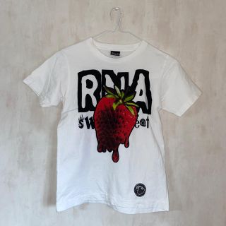 アールエヌエー(RNA)のRNA SWEAT いちごTシャツ　白(Tシャツ(半袖/袖なし))