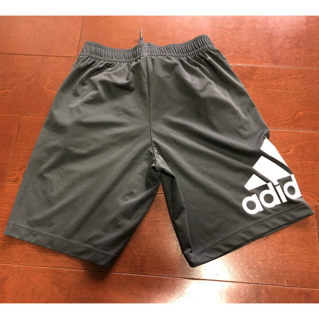 adidas(アディダス)のadidas 短パン 160 キッズ/ベビー/マタニティのキッズ服男の子用(90cm~)(パンツ/スパッツ)の商品写真