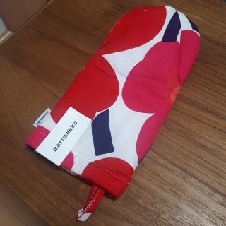 マリメッコ(marimekko)の【新品未使用】マリメッコ marimekko 鍋つかみ ミトン(収納/キッチン雑貨)