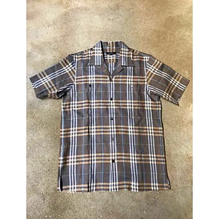 バーバリー(BURBERRY)の【新品】バーバリー ロンドン　オープンカラーシャツ S(シャツ)