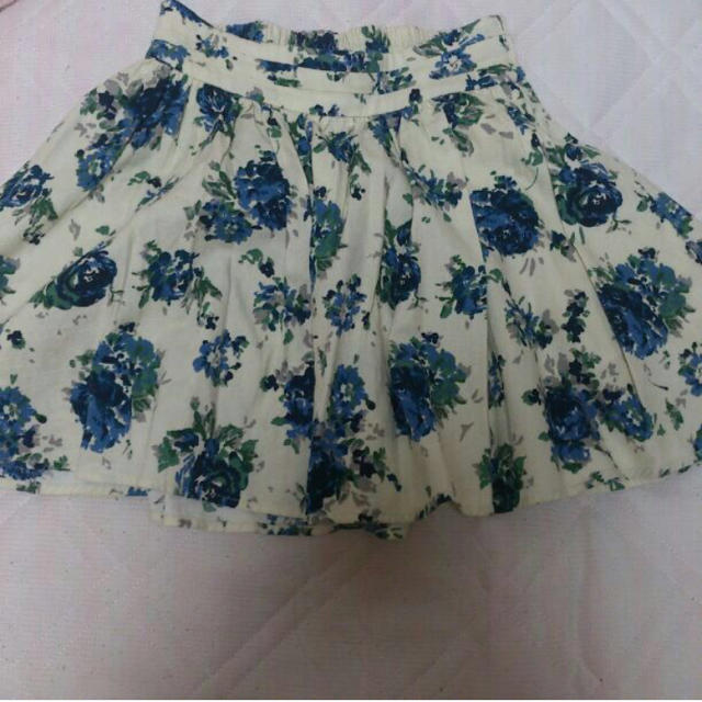 LOWRYS FARM(ローリーズファーム)のローリーズファーム 花柄スカート レディースのスカート(ミニスカート)の商品写真