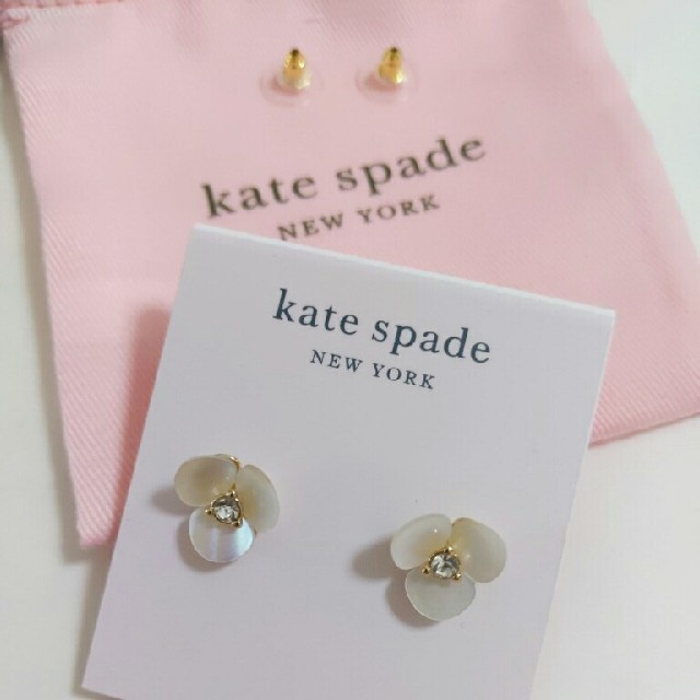 kate spade new york(ケイトスペードニューヨーク)のyukky様専用6/1【新品】kate spade ピアスディスコ パンジー  レディースのアクセサリー(ピアス)の商品写真