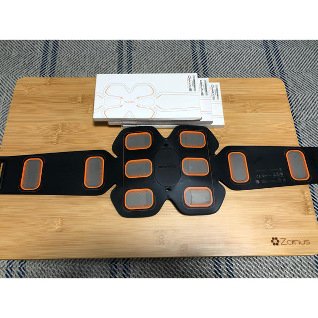 SIXPAD(シックスパッド)のSIXPAD Abs Belt スポーツ/アウトドアのトレーニング/エクササイズ(トレーニング用品)の商品写真