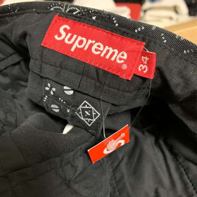 Supreme(シュプリーム)のSupreme Paisley Grid Chino Pant Black 34 メンズのパンツ(チノパン)の商品写真