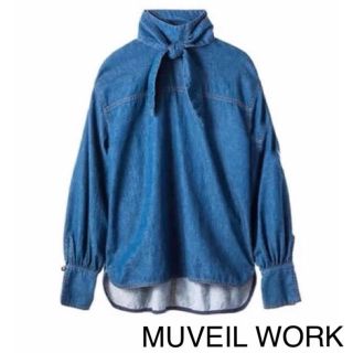 ミュベールワーク(MUVEIL WORK)の【MUVEIL WORK 】ダンガリーハイネックリボンタイシャツ/38(シャツ/ブラウス(長袖/七分))