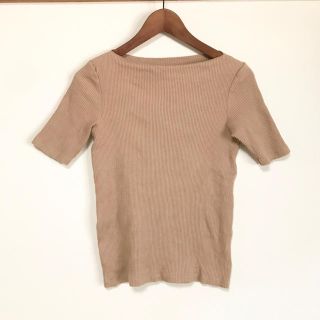 ユニクロ(UNIQLO)のユニクロ リブボードネックT ベージュ(Tシャツ(半袖/袖なし))