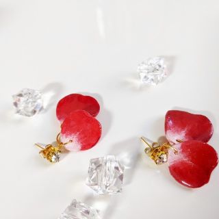 バラの花びらビジューピアス(ピアス)