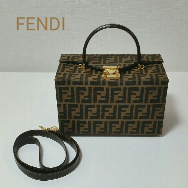 【FENDI 】バニティー型バック(ショルダーバック用ベルト付)