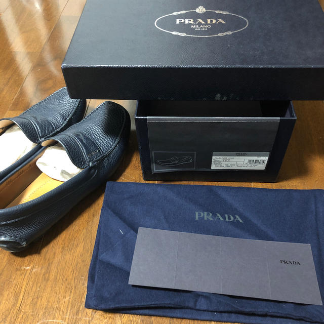 PRADA(プラダ)の【目立った傷や汚れなし】PRADAネイビースリッポン メンズの靴/シューズ(スリッポン/モカシン)の商品写真