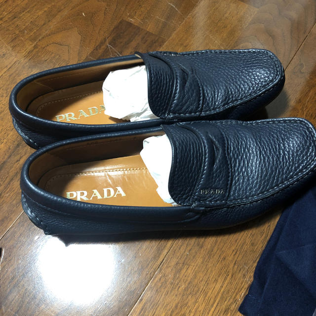 PRADA(プラダ)の【目立った傷や汚れなし】PRADAネイビースリッポン メンズの靴/シューズ(スリッポン/モカシン)の商品写真