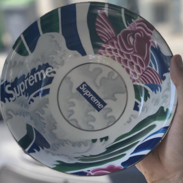 Supreme(シュプリーム)のSupreme Waves Ceramic Bowl  インテリア/住まい/日用品のキッチン/食器(食器)の商品写真