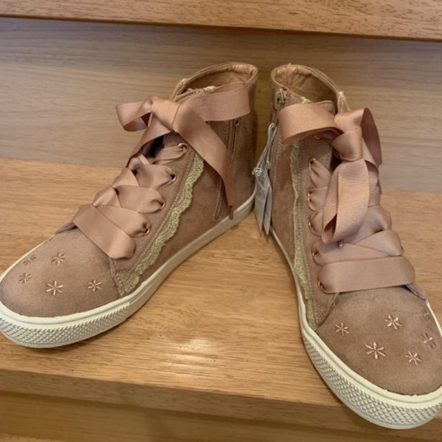 LIZ LISA - リズリサ ハイカットスニーカーの通販 by 美品多数 LIZ LISA - リズリサ ハイカットスニーカーの通販 by 美品多数