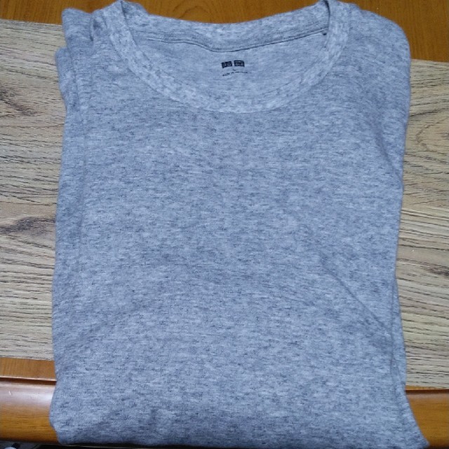 UNIQLO(ユニクロ)のUNIQLOメンズ長袖TシャツグレーL メンズのトップス(Tシャツ/カットソー(七分/長袖))の商品写真