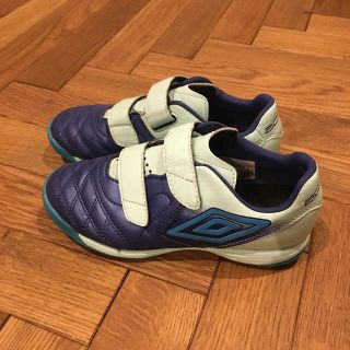 アンブロ(UMBRO)のアンブロ　トレーニングシューズ　トレシュー　サッカー　ラグビー　美品　19センチ(シューズ)