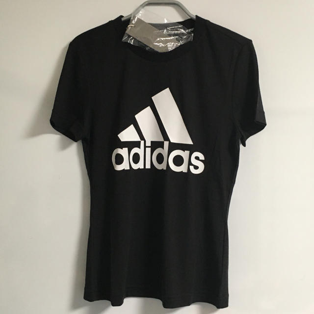 adidas(アディダス)の新品タグ付き　adidasアディダス　Tシャツスポーツウェア　レディース半袖黒M レディースのトップス(Tシャツ(半袖/袖なし))の商品写真