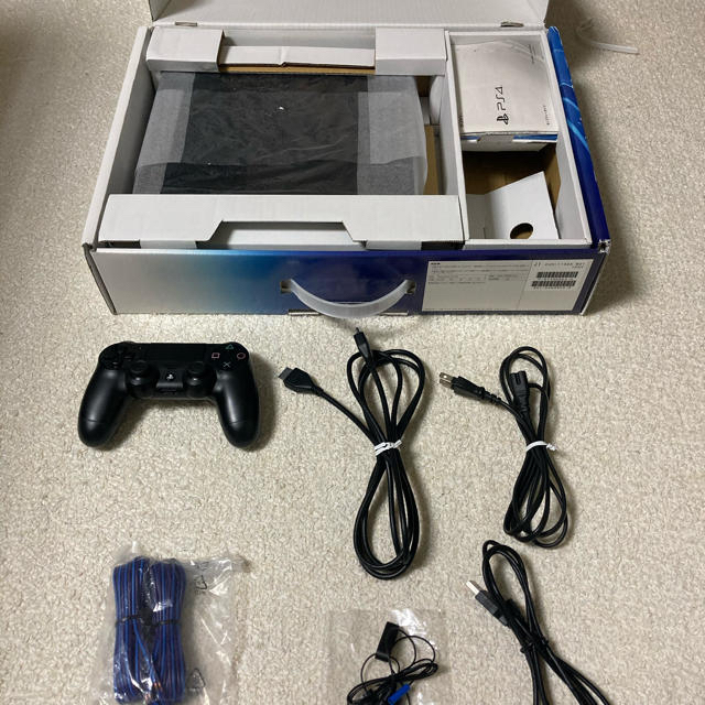 送料込★SONY PlayStation4 本体 CUH-1100AB01