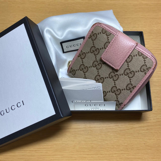 Gucci - 最終お値下げ‼️ GUCCI 二つ折り財布 ピンクの通販 by みんみん's shop｜グッチならラクマ