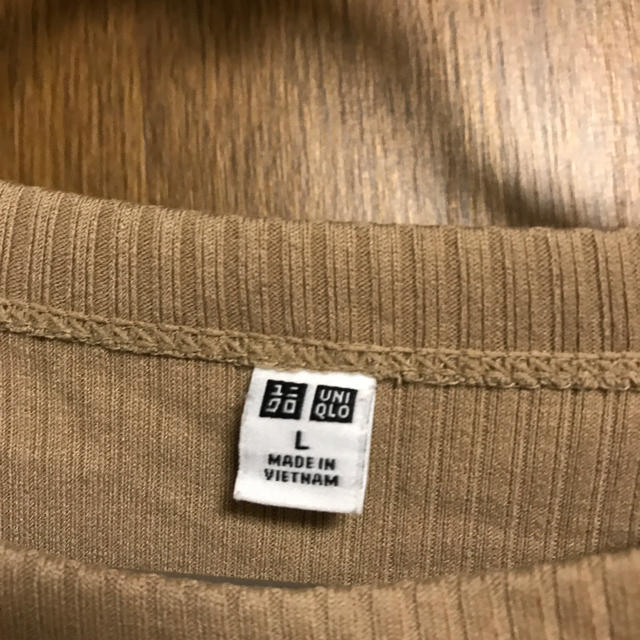 UNIQLO(ユニクロ)の【UNIQLO購入】ベージュカットソー レディースのトップス(カットソー(半袖/袖なし))の商品写真