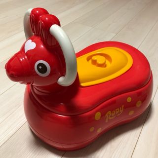 ロディ(Rody)のロディ おまる 限定カラー 赤(ベビーおまる)