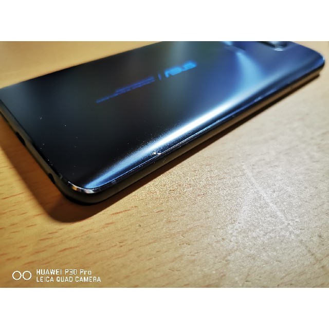 ASUS ZenFone6 8G/256G SIMフリー中古 スマホ/家電/カメラのスマートフォン/携帯電話(スマートフォン本体)の商品写真