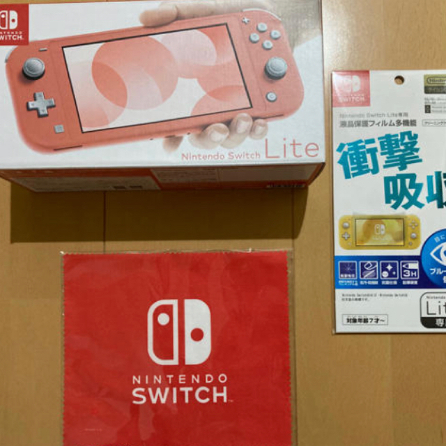 新品未開封　Nintendo switch Lite コーラル