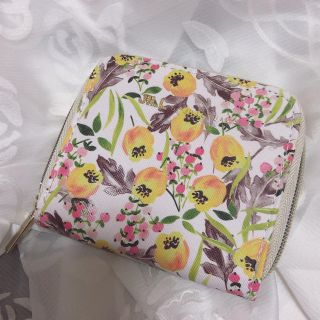 ジルバイジルスチュアート(JILL by JILLSTUART)のsweet JILL by JILLSTUART 花柄 二つ折り財布 付録(財布)