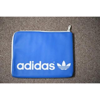 アディダス(adidas)のアディダス タブレット クラッチ （iPad10.5インチ）(その他)