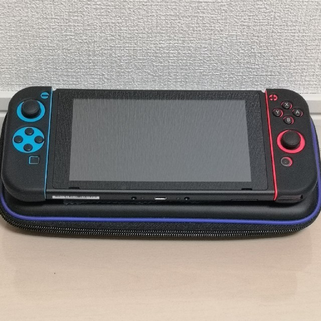 Nintendo Switch(ニンテンドースイッチ)のNintendo Switch Joy-Con (L) ネオンブルー/ (R)  エンタメ/ホビーのゲームソフト/ゲーム機本体(家庭用ゲーム機本体)の商品写真