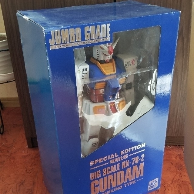 BANDAI(バンダイ)のジャンボグレード RX-78-2 ガンダム マーキングタイプ 特別仕様 エンタメ/ホビーのおもちゃ/ぬいぐるみ(模型/プラモデル)の商品写真